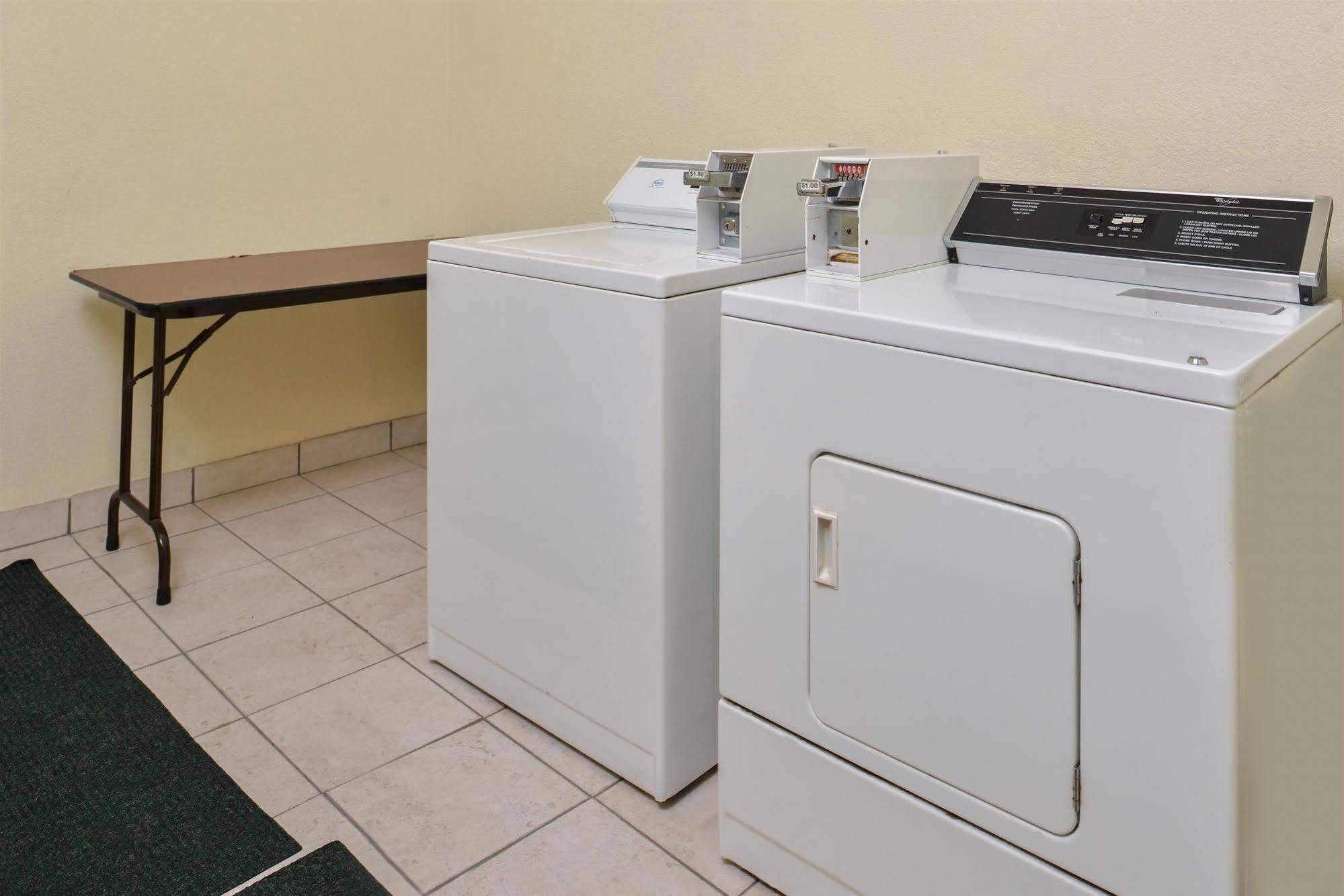 Americas Best Value Inn And Suites Houston Fm 1960 Kültér fotó